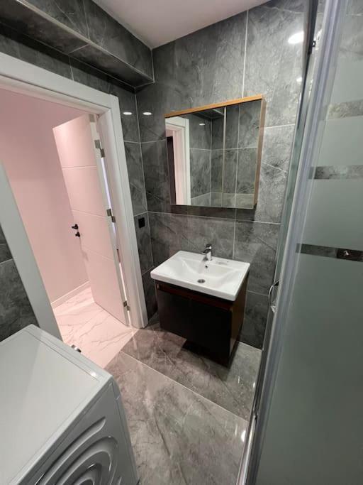 Zeytinburnu Merkezi Konumda, Sifir Daire & Esyalar Apartman Isztambul Kültér fotó
