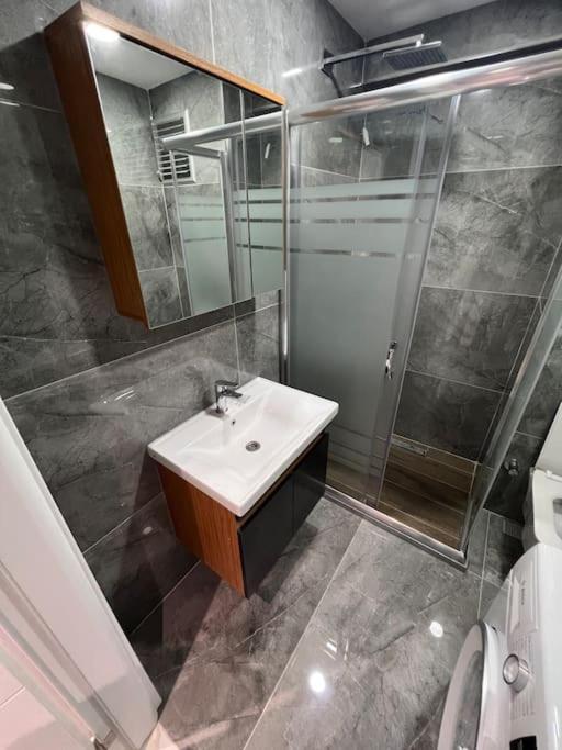 Zeytinburnu Merkezi Konumda, Sifir Daire & Esyalar Apartman Isztambul Kültér fotó